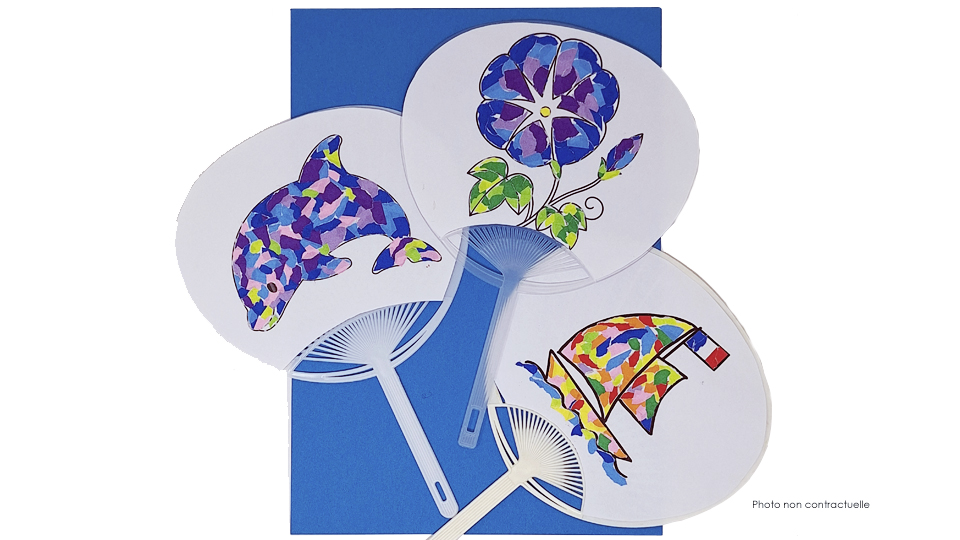 Eventail décoratif en papier